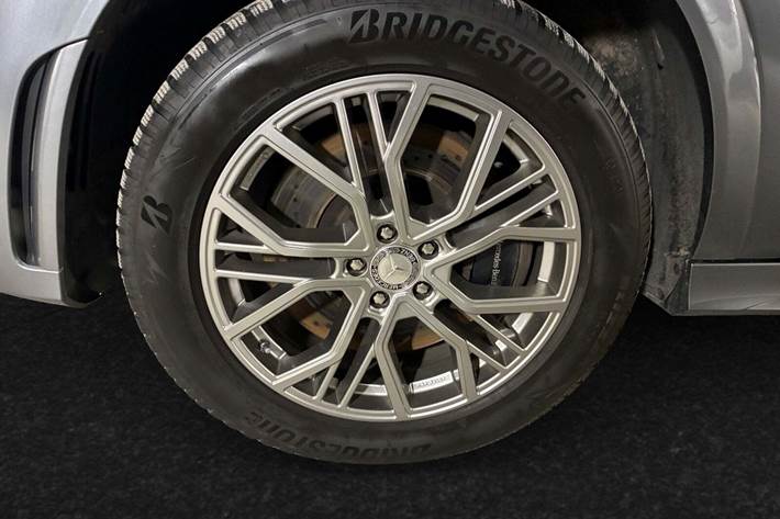 Grå Mercedes GLE450 fra 2019