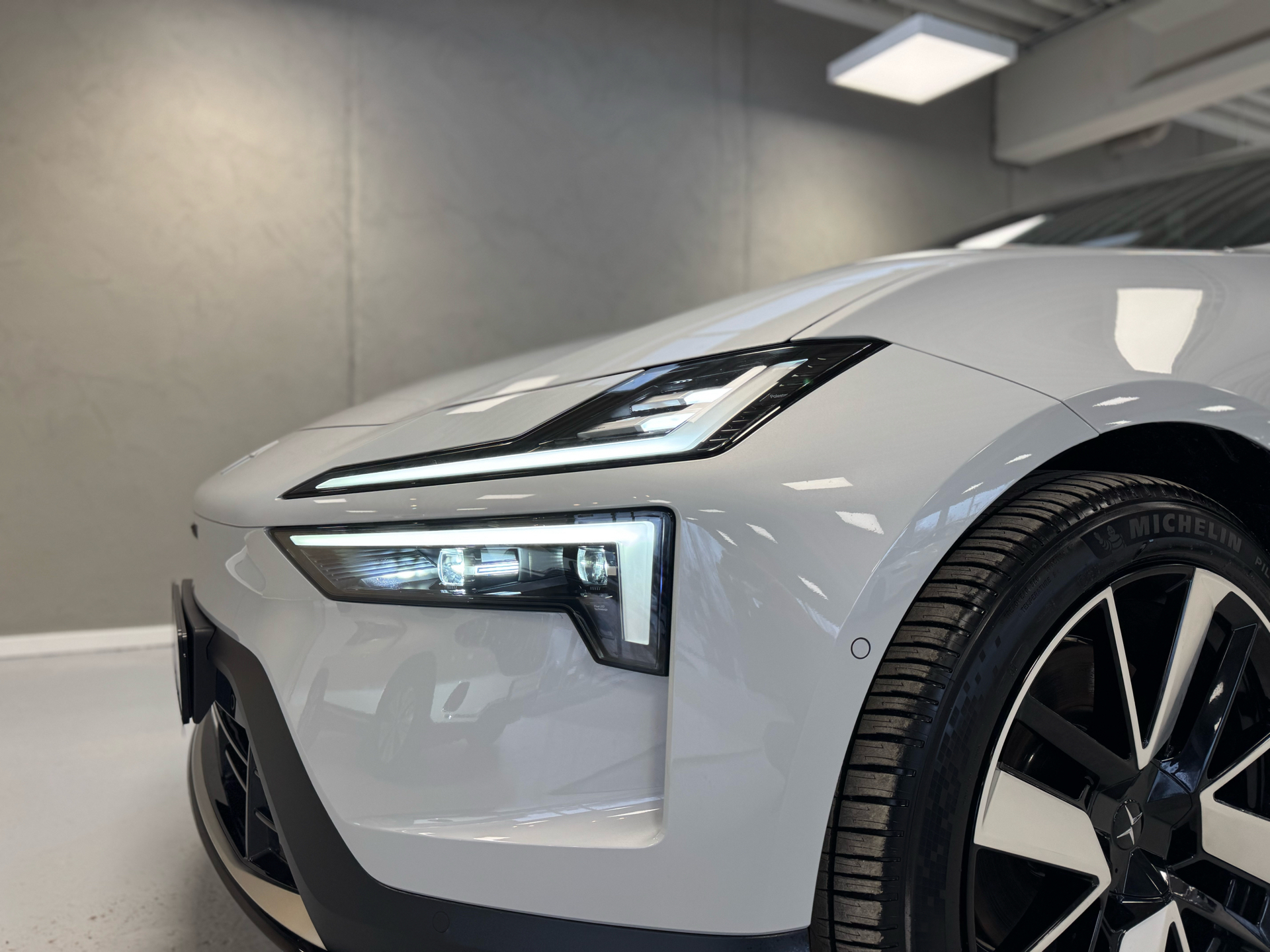 undefined Polestar 4 fra 2025