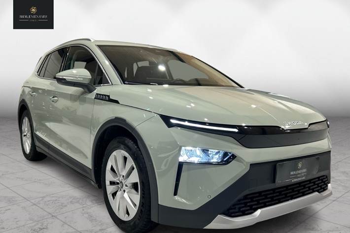 Grøn Skoda Elroq fra 2025 set udefra