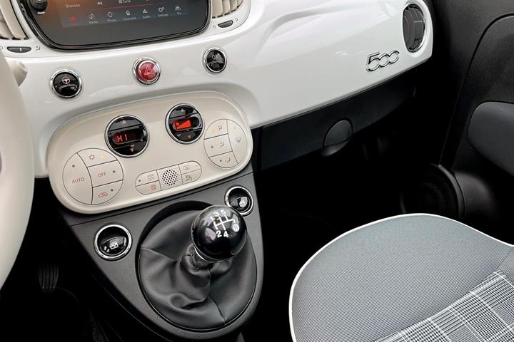 Hvid Fiat 500 fra 2019