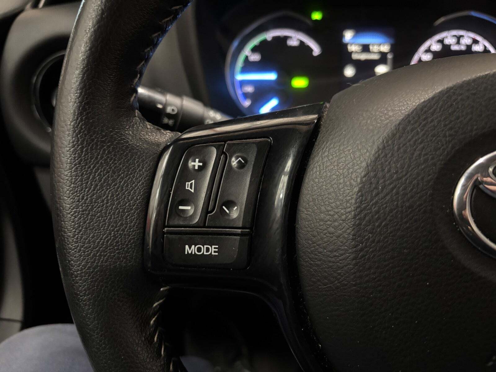 Sølv Toyota Yaris fra 2018