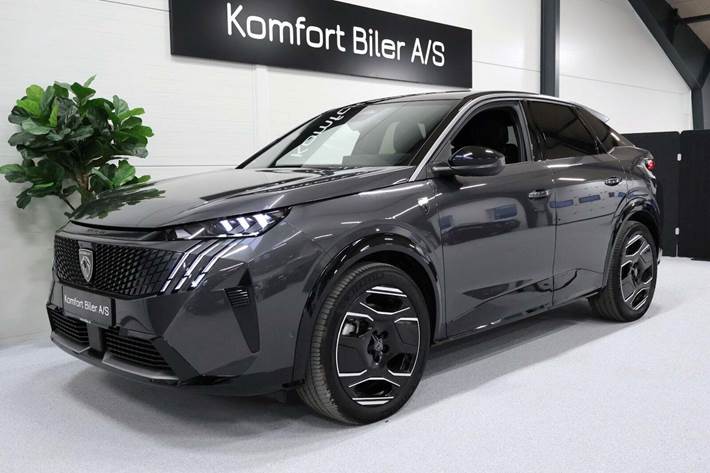Grå Peugeot e-3008 fra 2024 set udefra