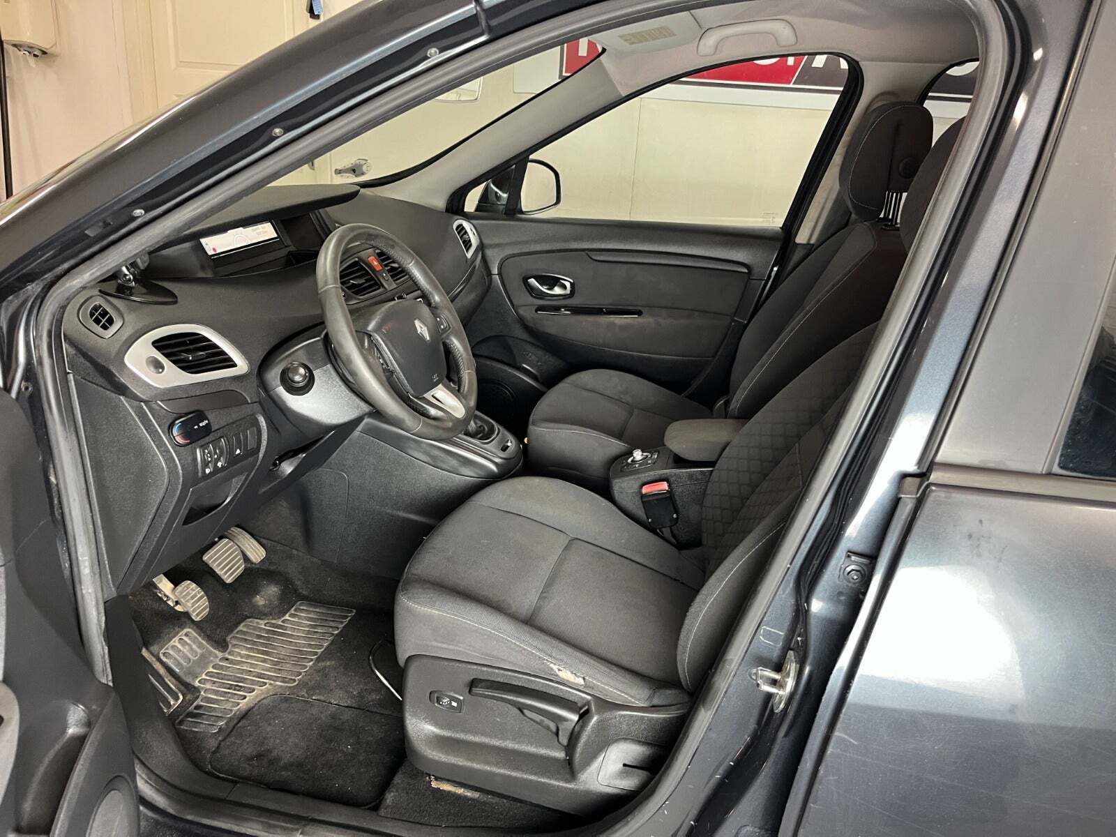 Renault Grand Scenic III 1,9 dCi 130 Authentique+ 7prs