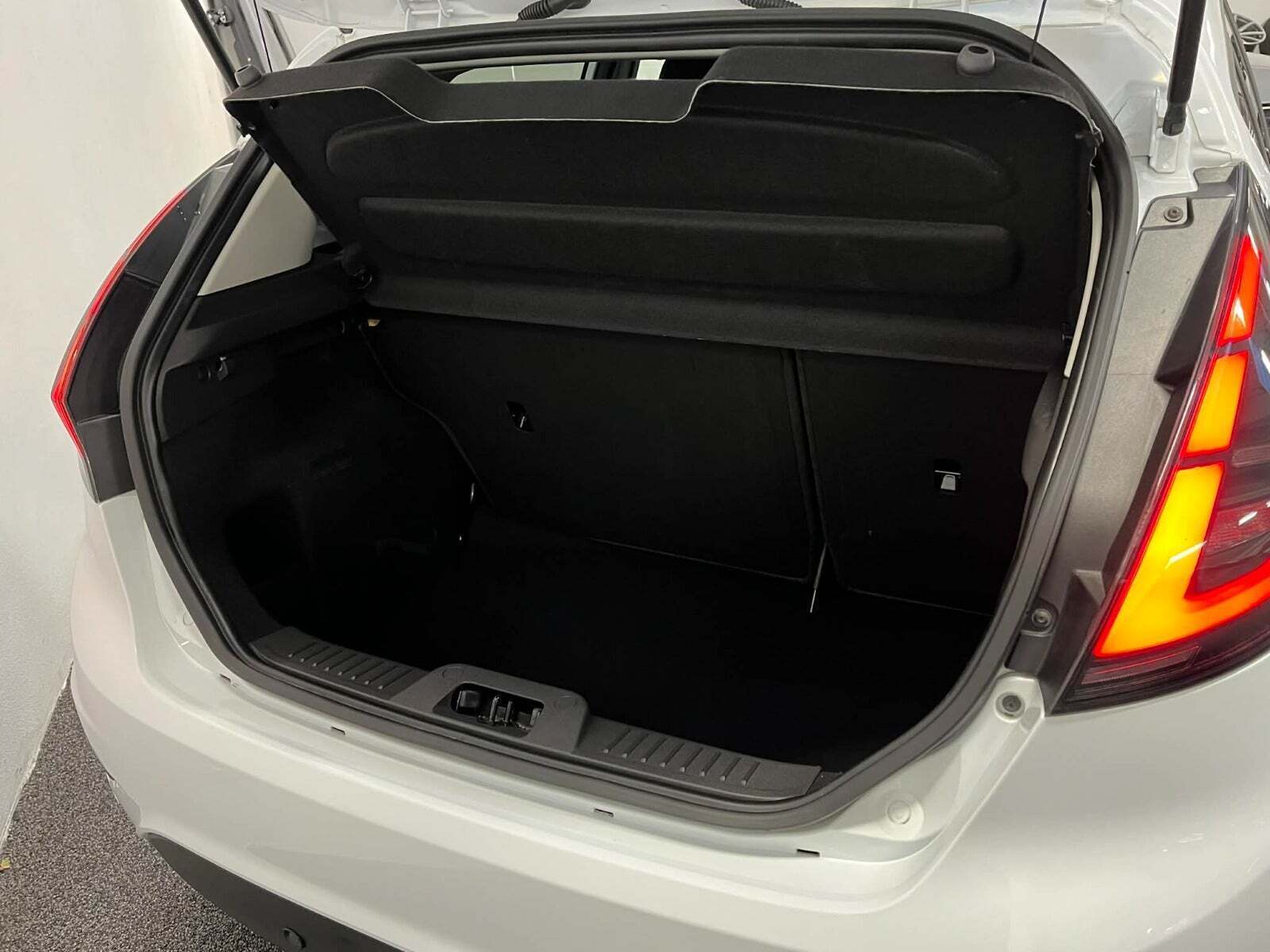 Hvid Ford Fiesta fra 2016