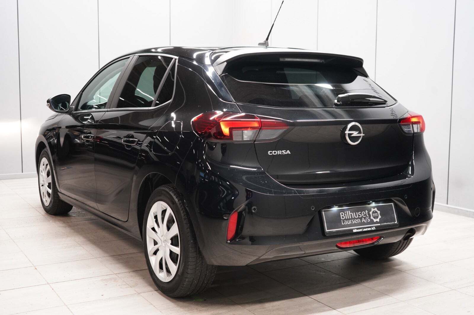 Sort Opel Corsa fra 2023