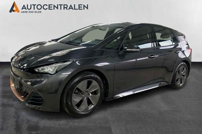 Grå Cupra Born fra 2023 set udefra