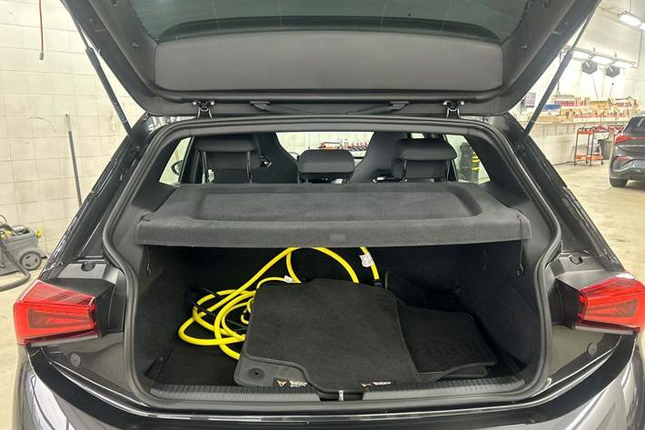 Grå Cupra Born fra 2023