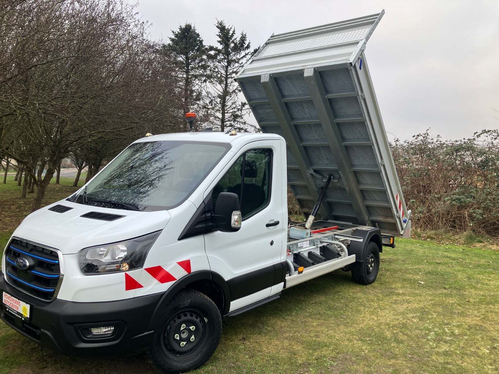 Ford E-Transit 350 L3 Chassis 68 Trend H1 RWD