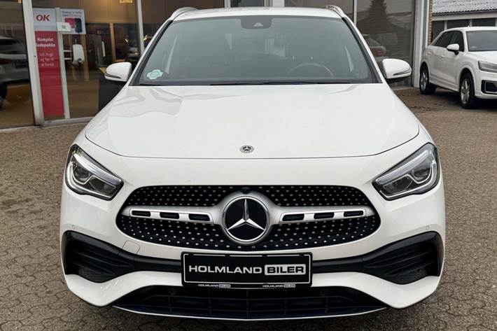Hvid Mercedes GLA250 e fra 2021