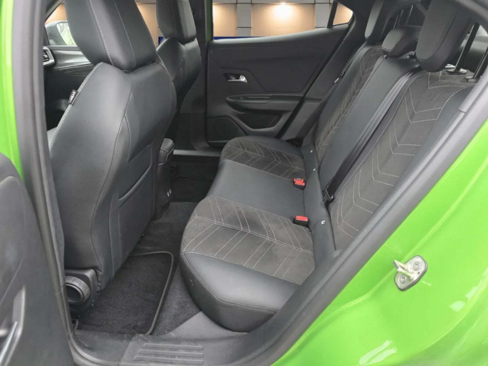 Grøn Opel Mokka-e fra 2021