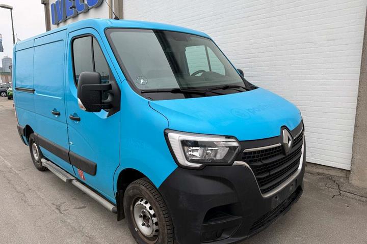 Blå Renault Master IV T33 fra 2019