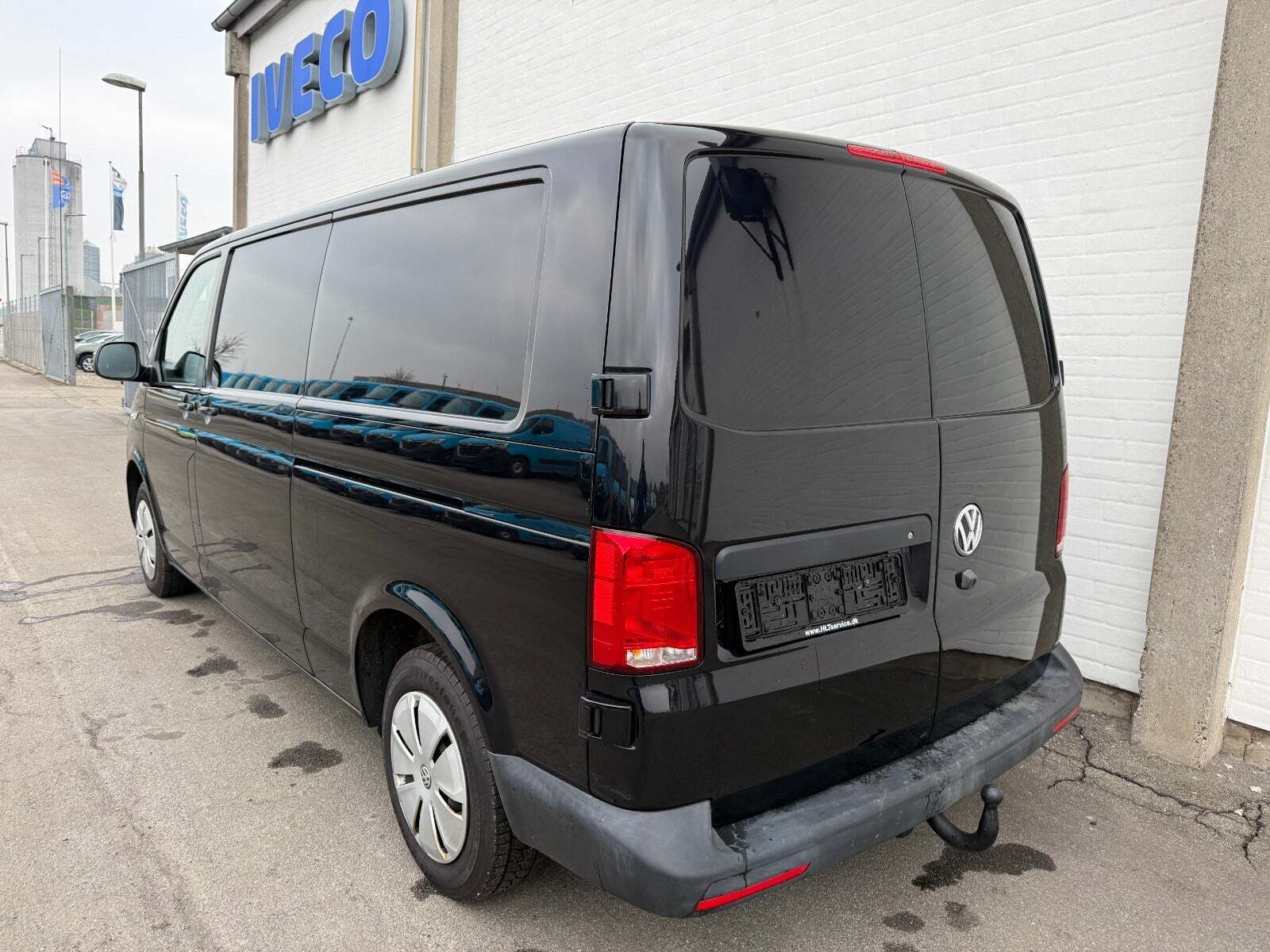VW Transporter 2,0 TDi 150 Kassevogn lang