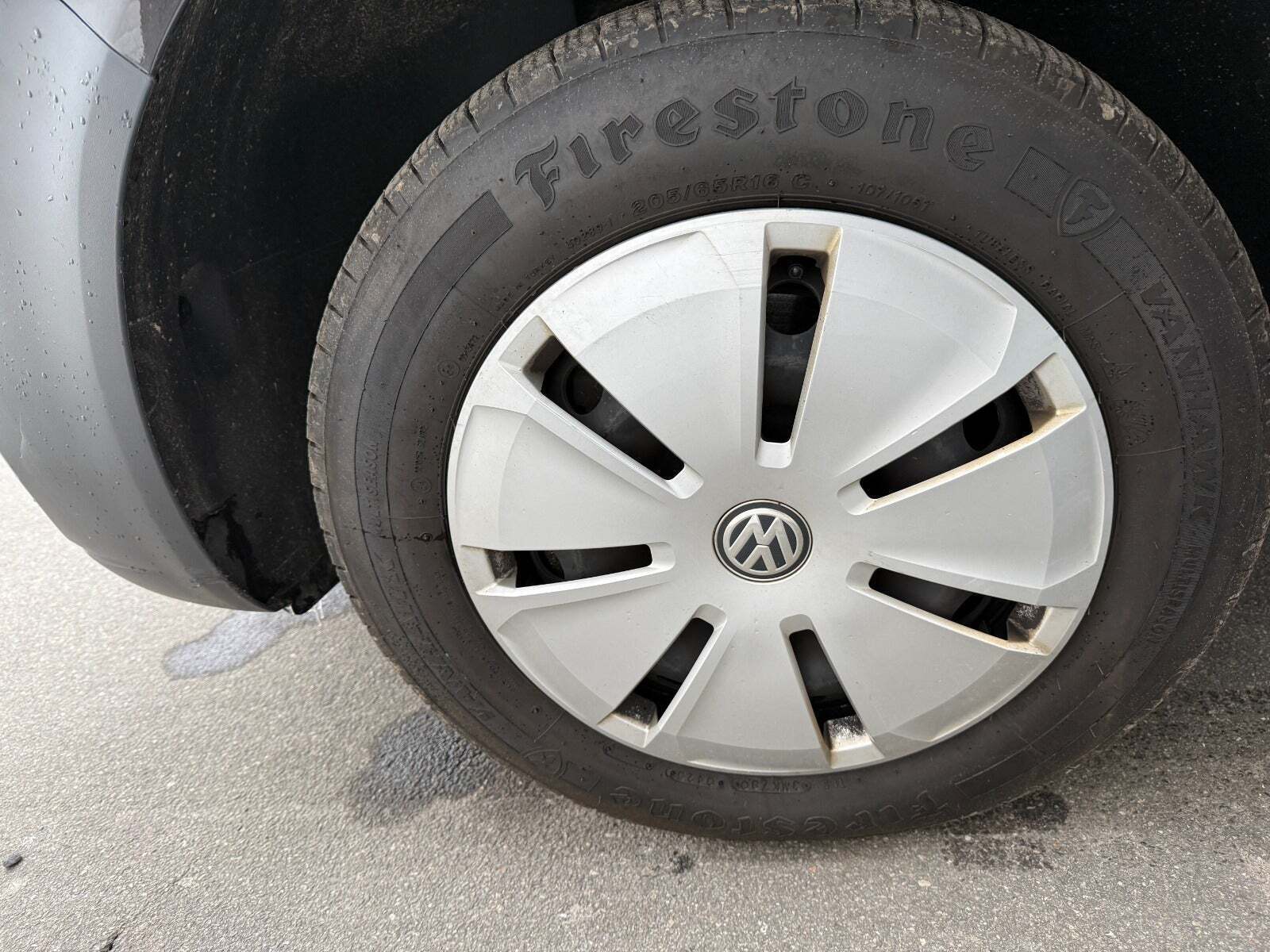 Sort VW Transporter fra 2021