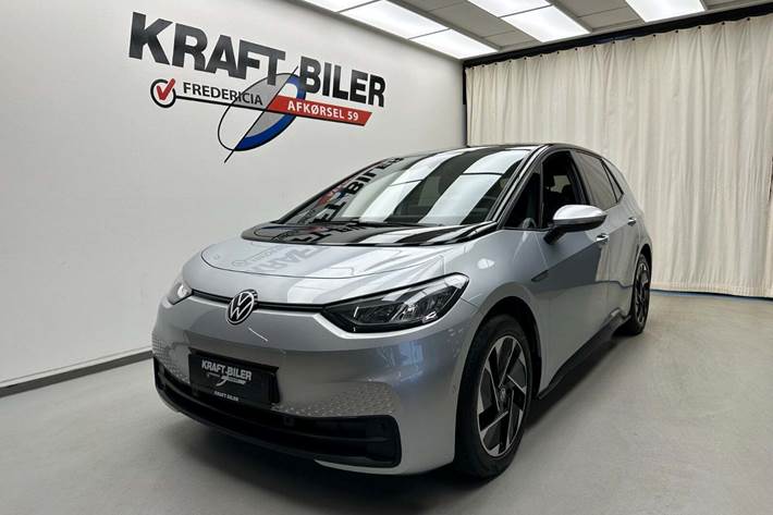 Sølv VW ID.3 fra 2023 set udefra