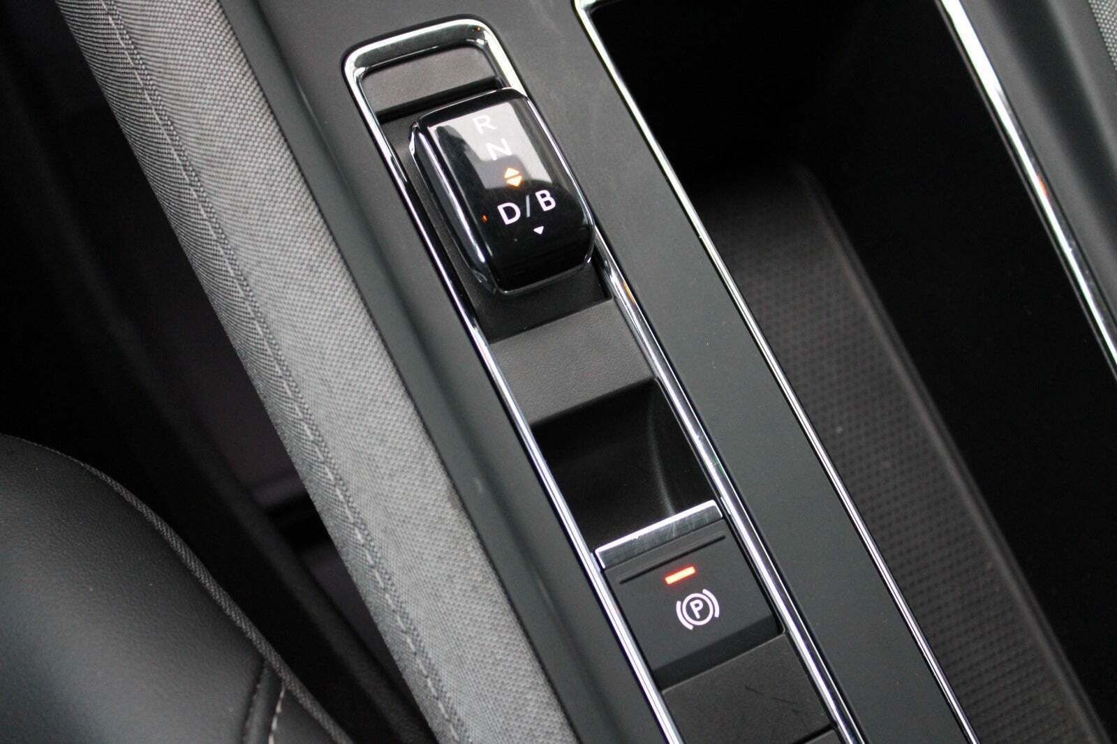 Hvid Skoda Enyaq fra 2024