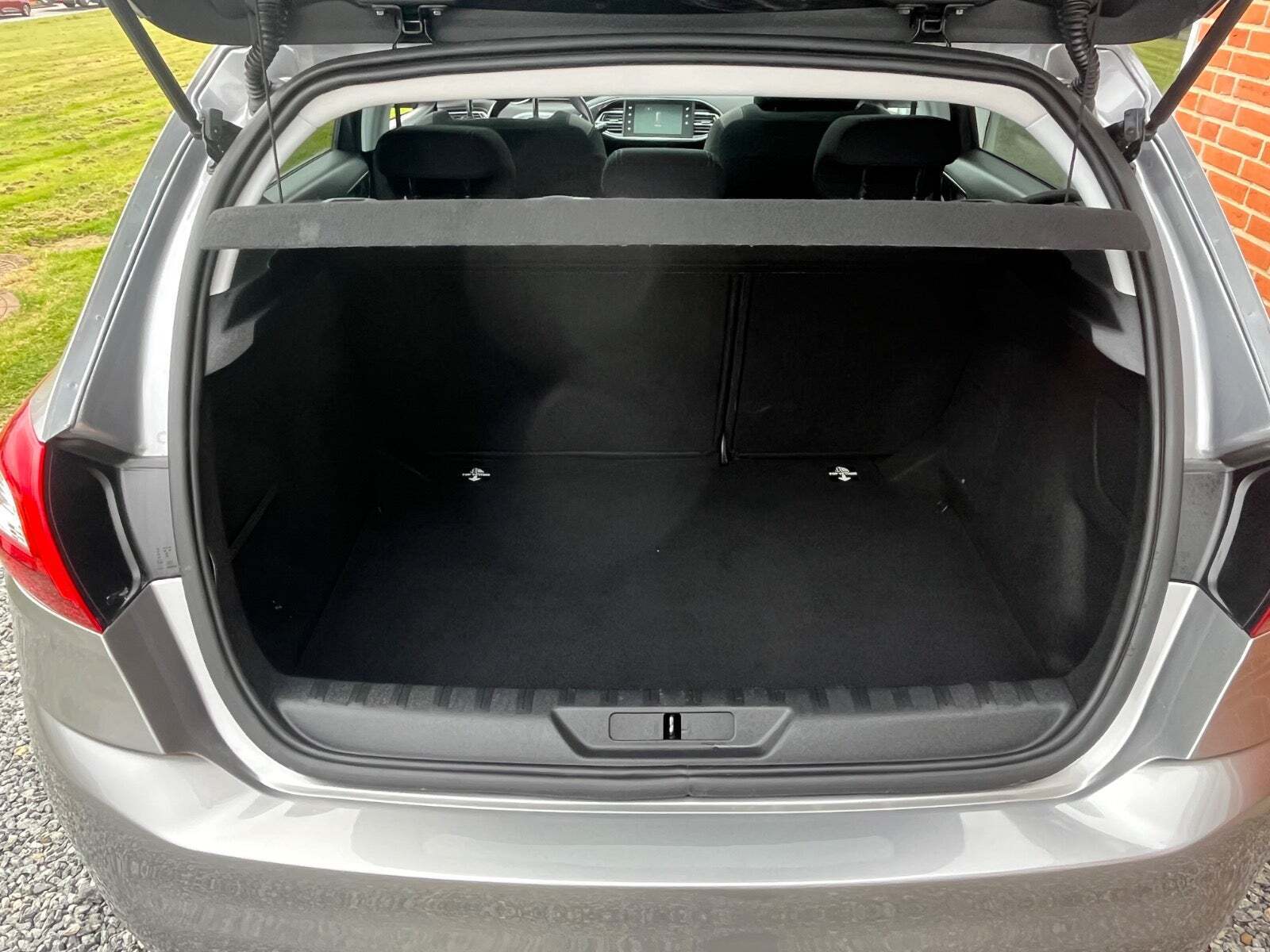 Blå Peugeot 308 fra 2020