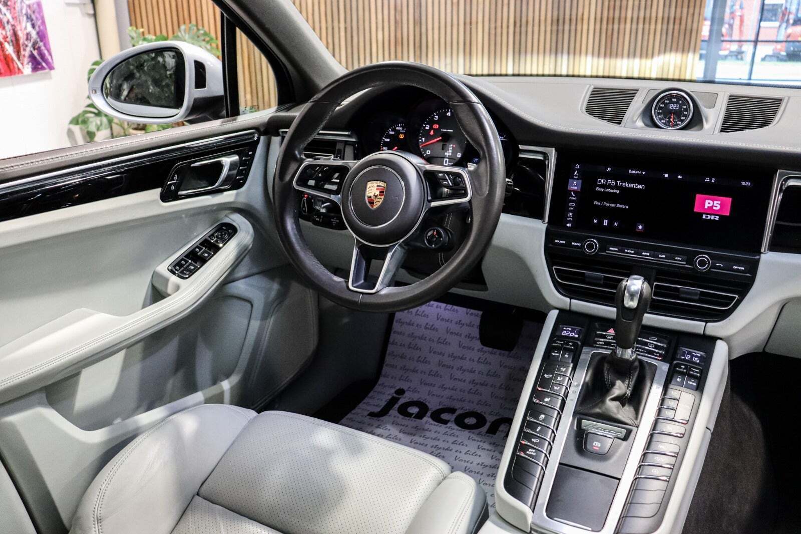 Blå Porsche Macan S fra 2019