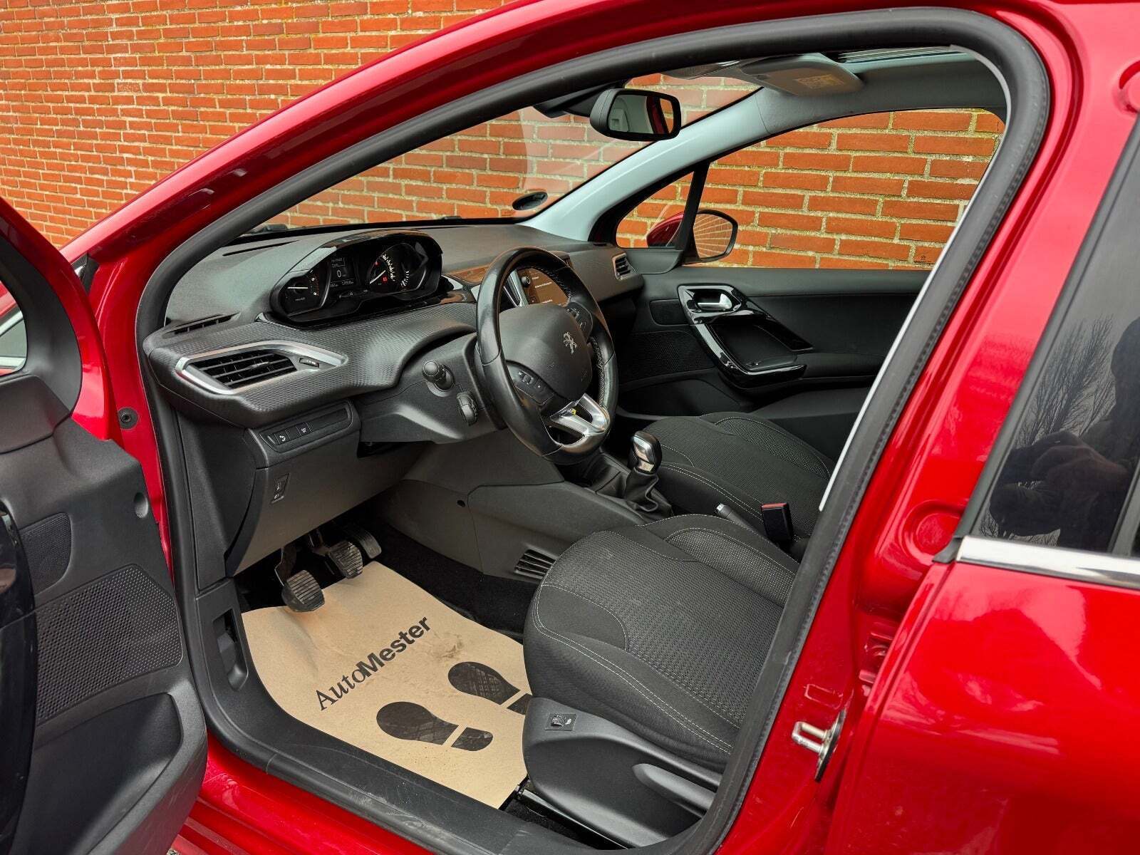 Peugeot 208 1,5 BlueHDi 100 Infinity Sky