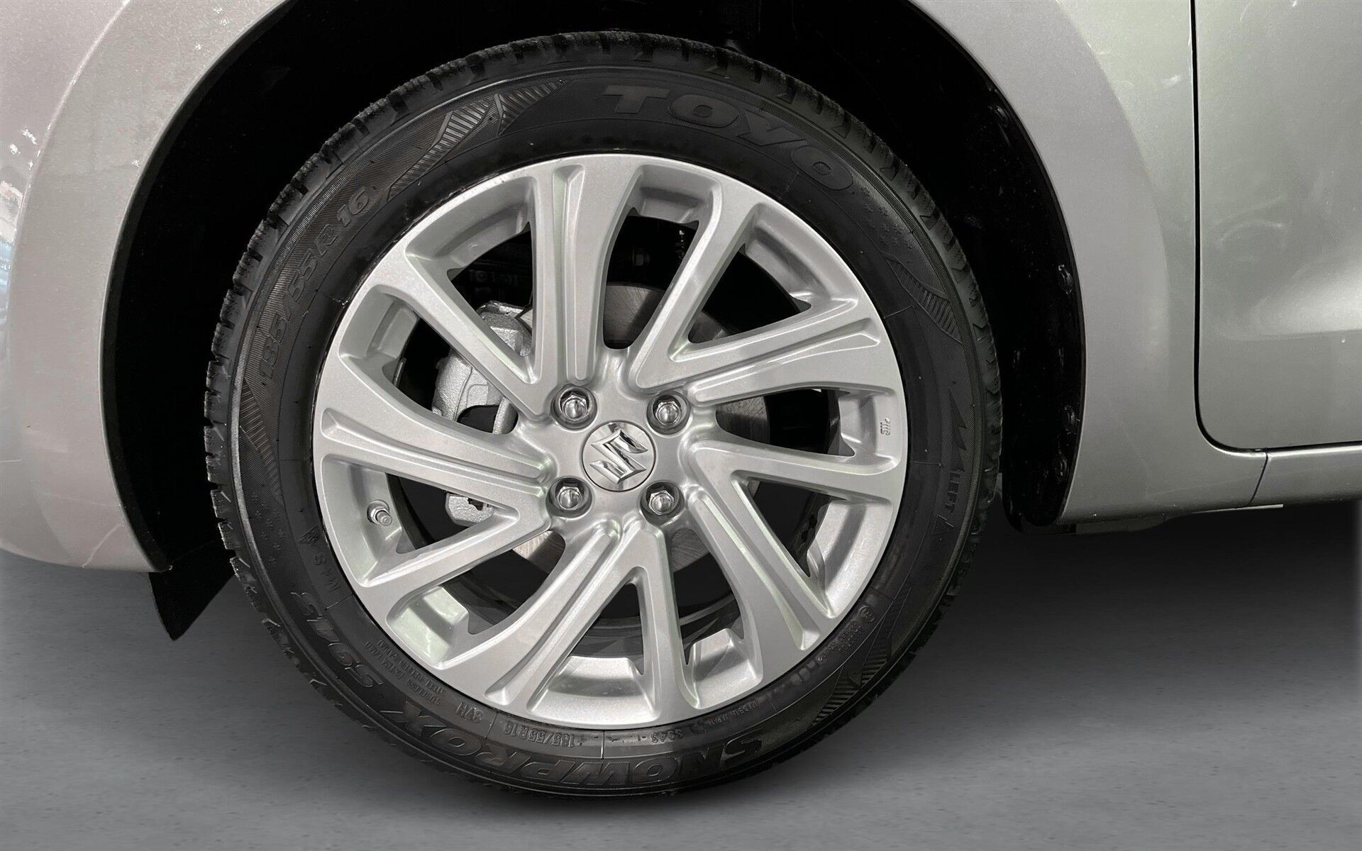 Sølv Suzuki Swift fra 2023