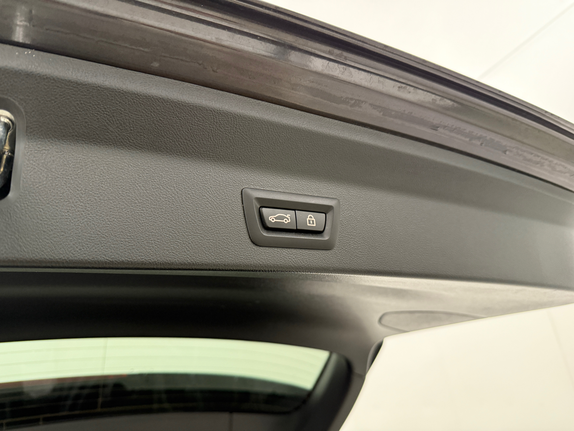 Grå BMW iX3 fra 2023