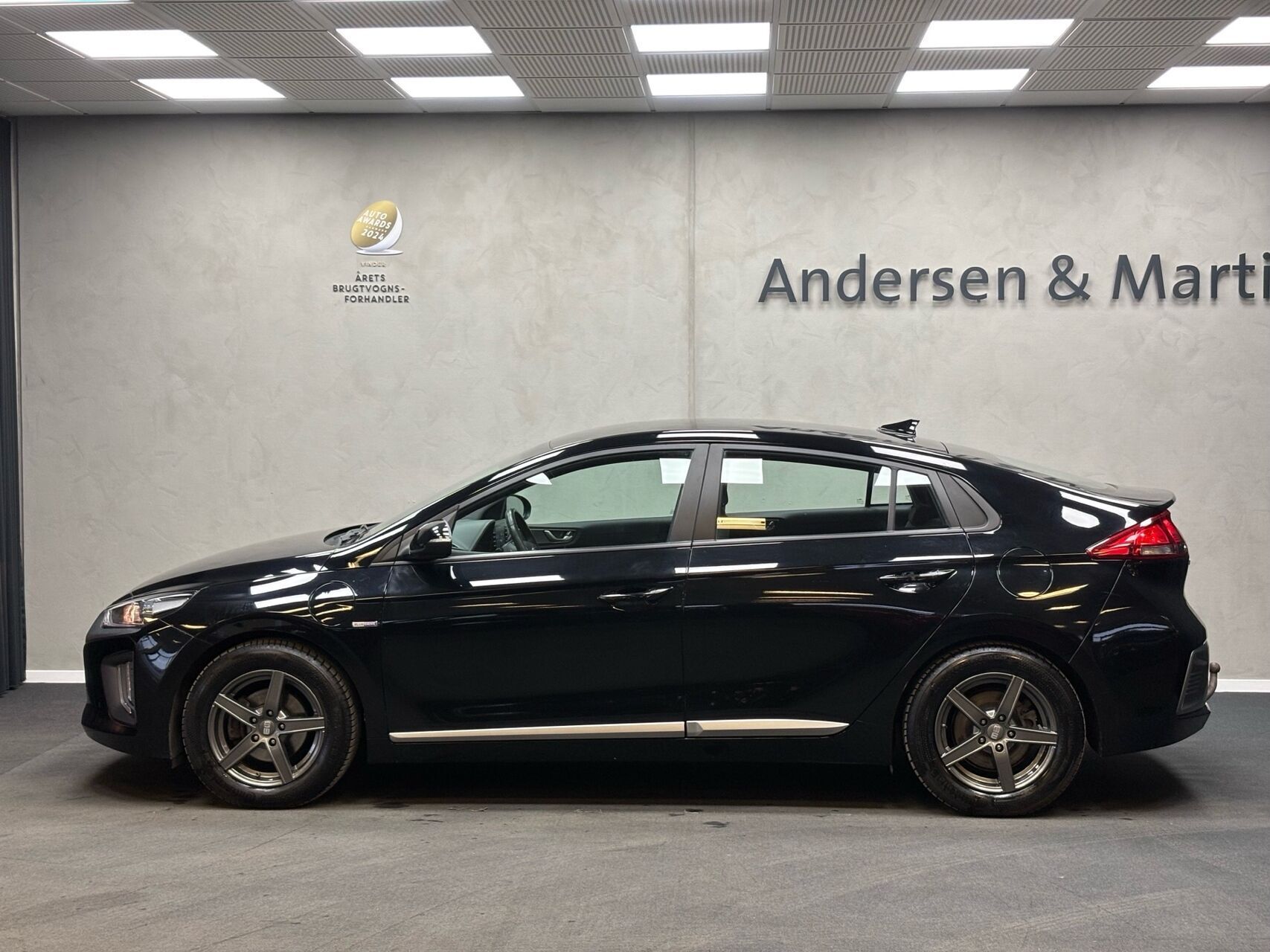 Hyundai Ioniq 1,6 GDI  Plugin-hybrid Trend plug-in 141HK 5d 6g Aut.