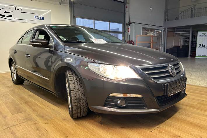 Sort VW Passat fra 2009