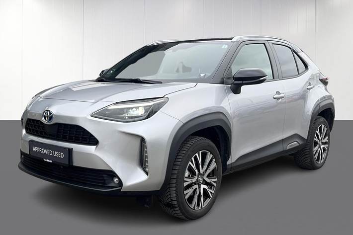 Sølv Toyota Yaris Cross fra 2022 set udefra