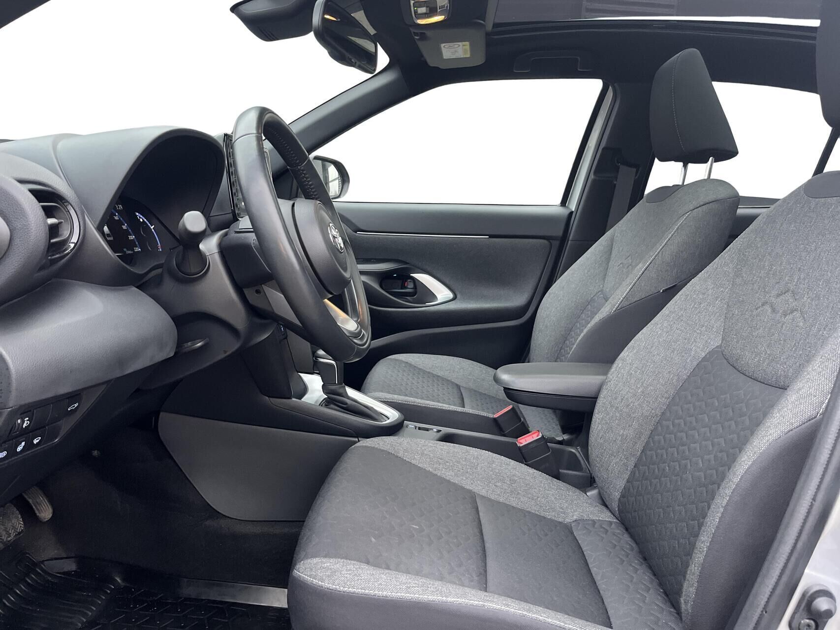 Toyota Yaris Cross 1,5 Hybrid Style Bi-tone 116HK 5d Trinl. Gear