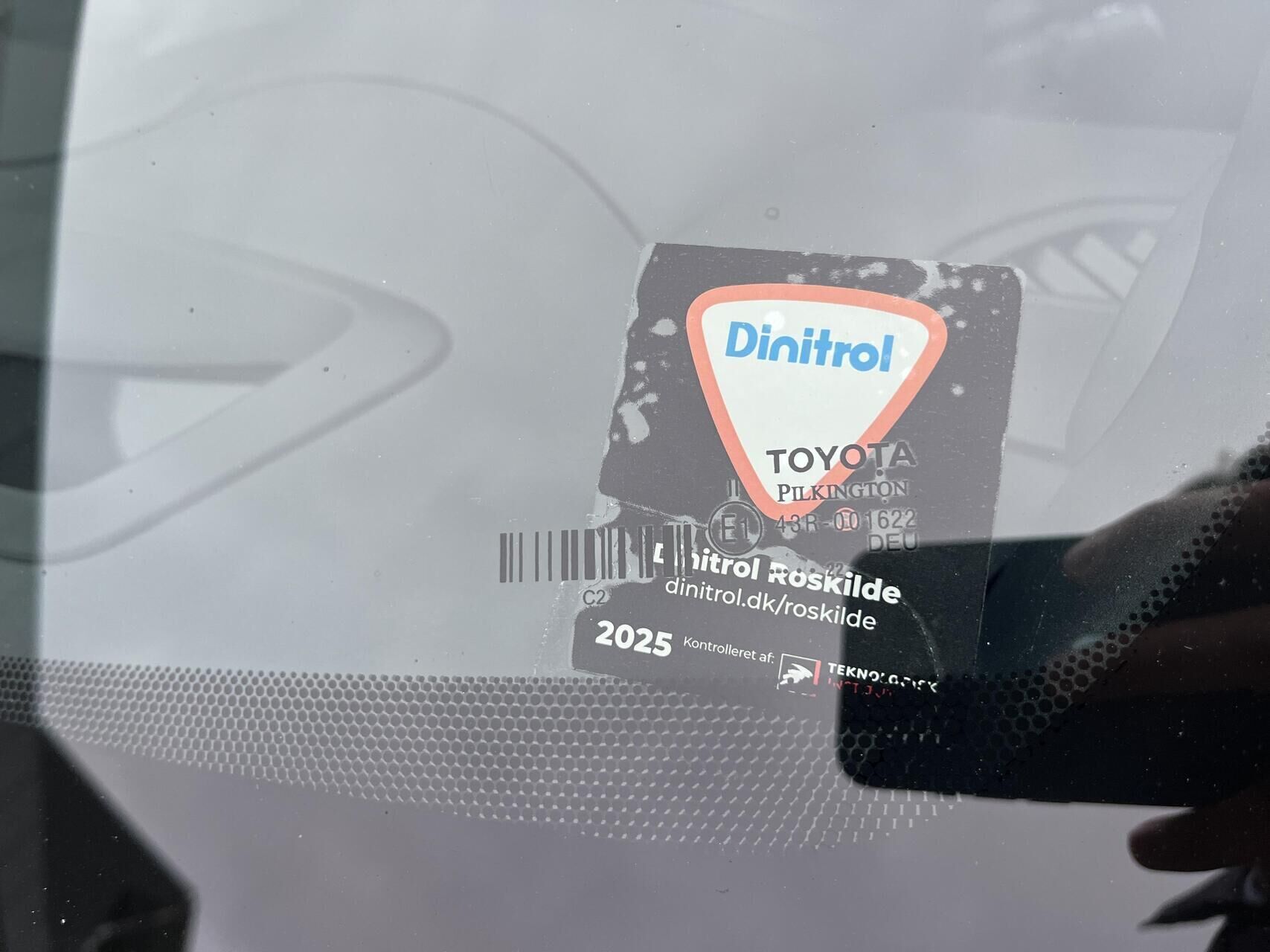 Sølv Toyota Yaris Cross fra 2022