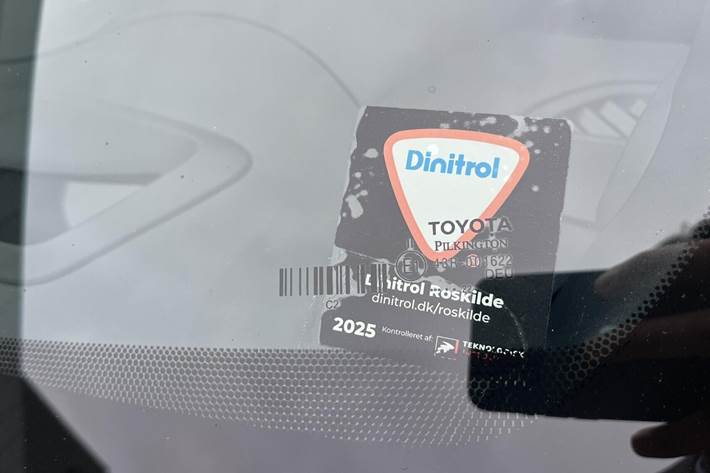 Sølv Toyota Yaris Cross fra 2022