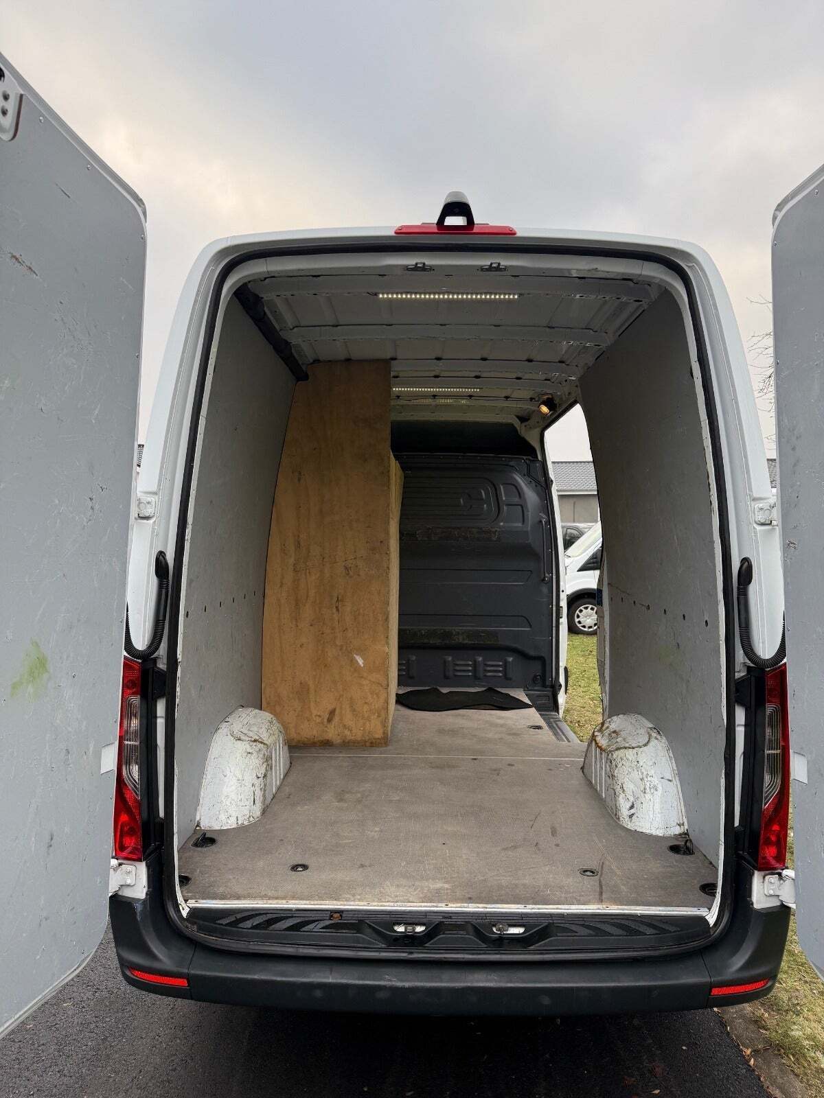 Hvid Mercedes Sprinter 316 fra 2020