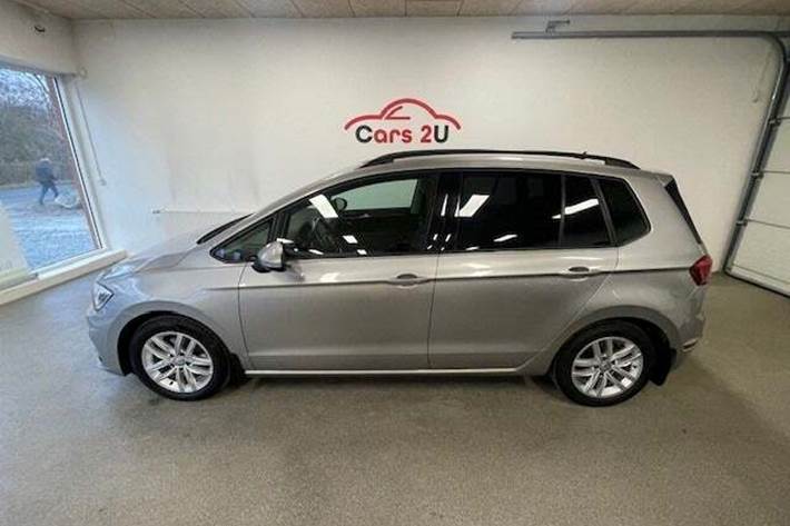 Grå VW Golf Sportsvan fra 2018