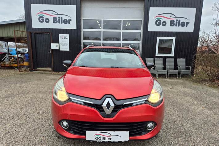 Grøn Renault Clio IV fra 2015