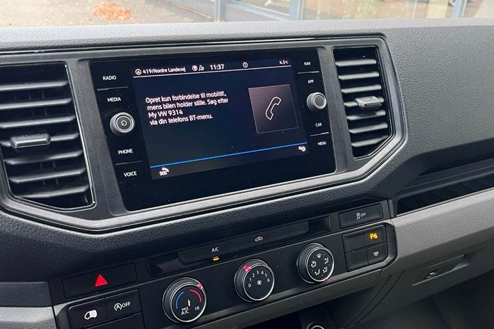 Hvid VW Crafter 35 fra 2024