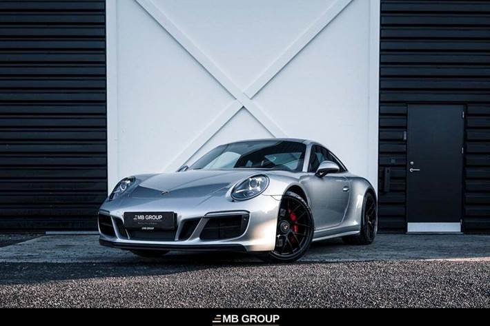 undefined Porsche 911 Carrera 4 GTS fra 2017 set udefra