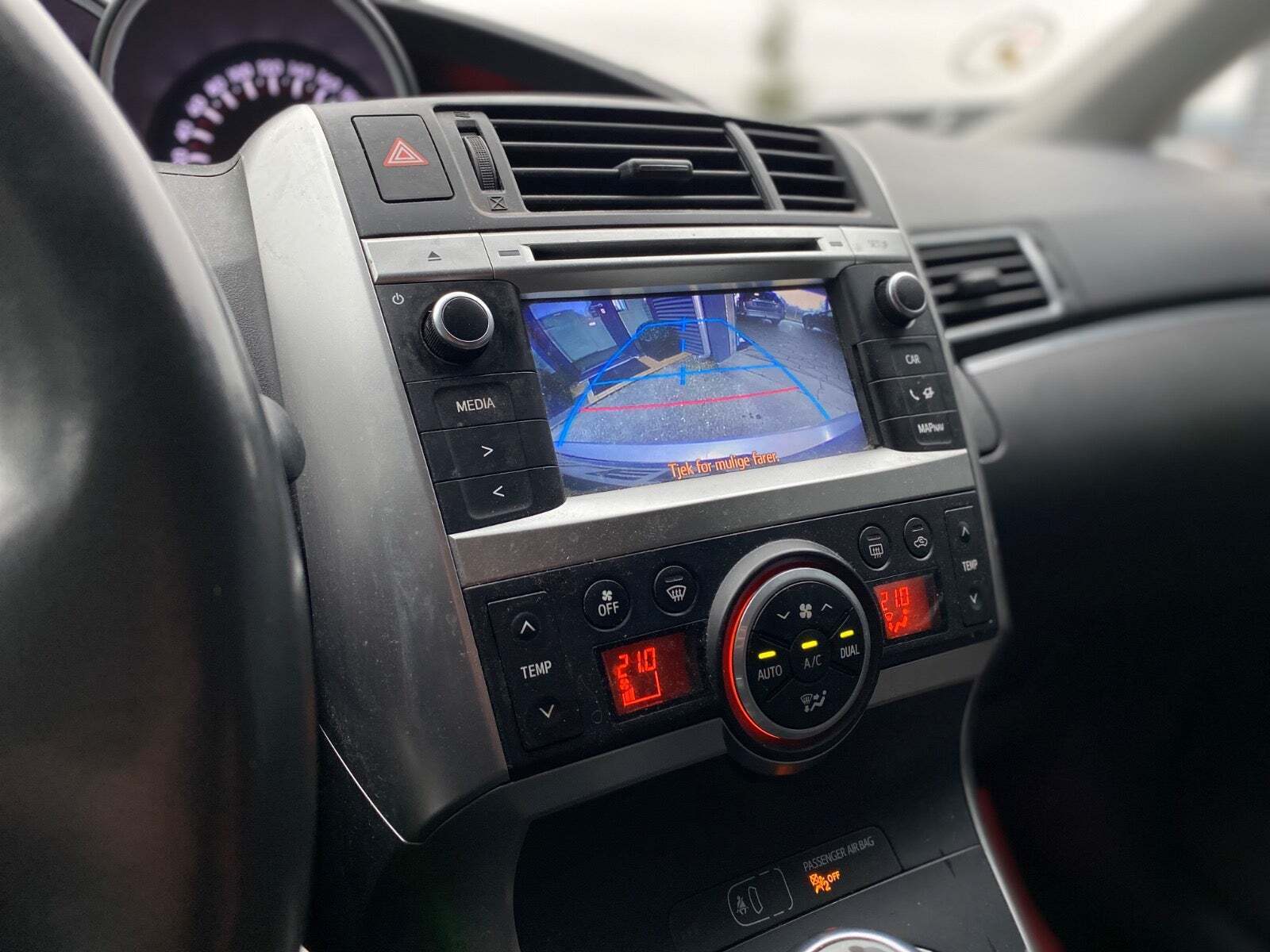 Sølv Toyota Verso fra 2015