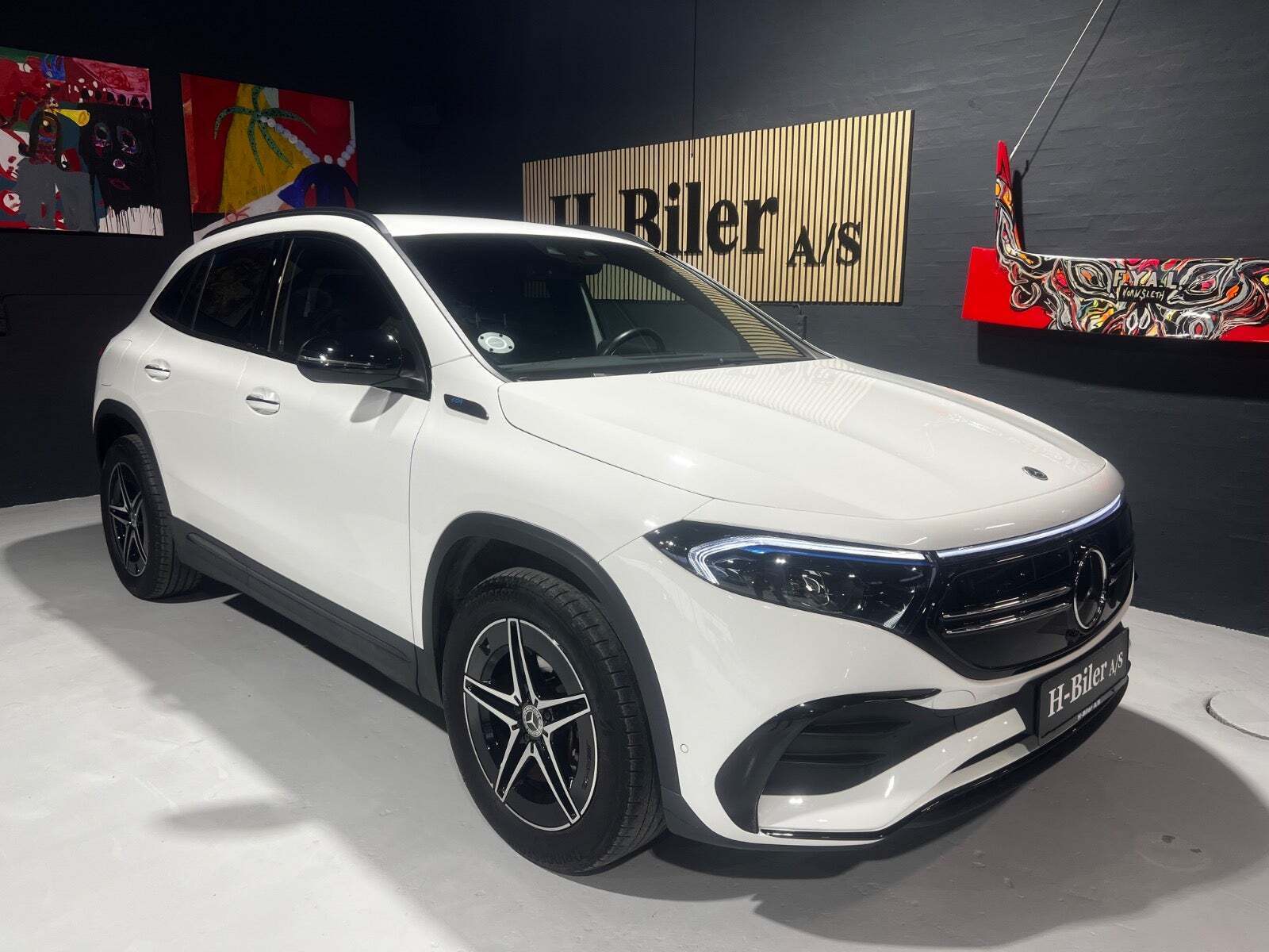 Hvid Mercedes EQA250 fra 2023
