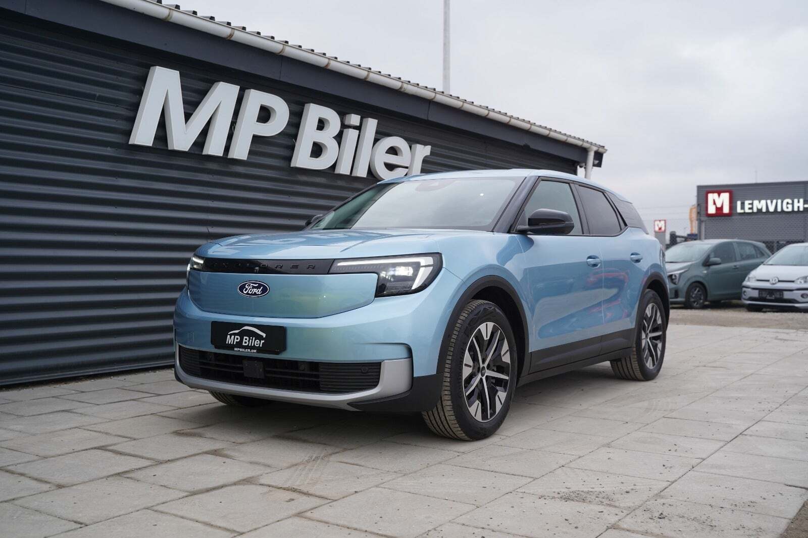 Ford Explorer 77 Select Extended Range