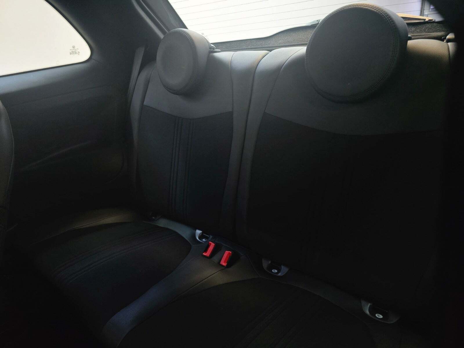 Grå Fiat 500 fra 2021