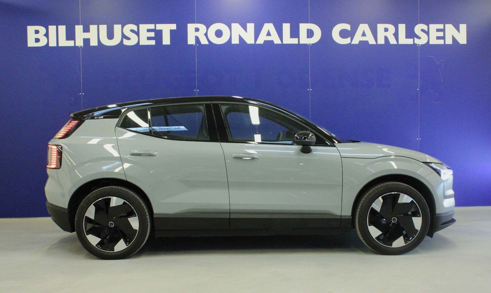 Grå Volvo EX30 fra 2024