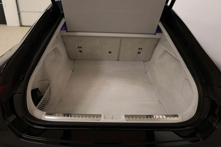 Sort Mercedes EQS580 fra 2022