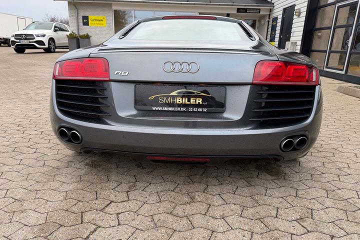 Grå Audi R8 fra 2008