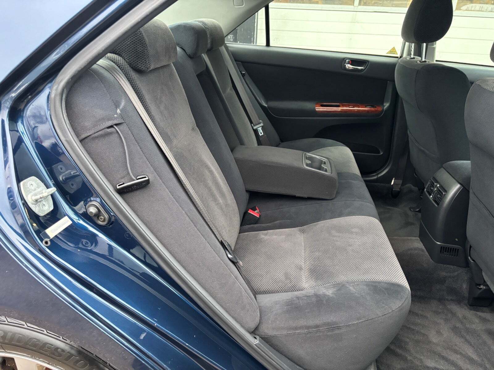 Blå Toyota Camry fra 2002