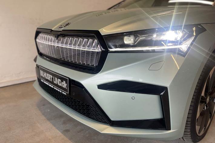 Blå Skoda Enyaq fra 2022