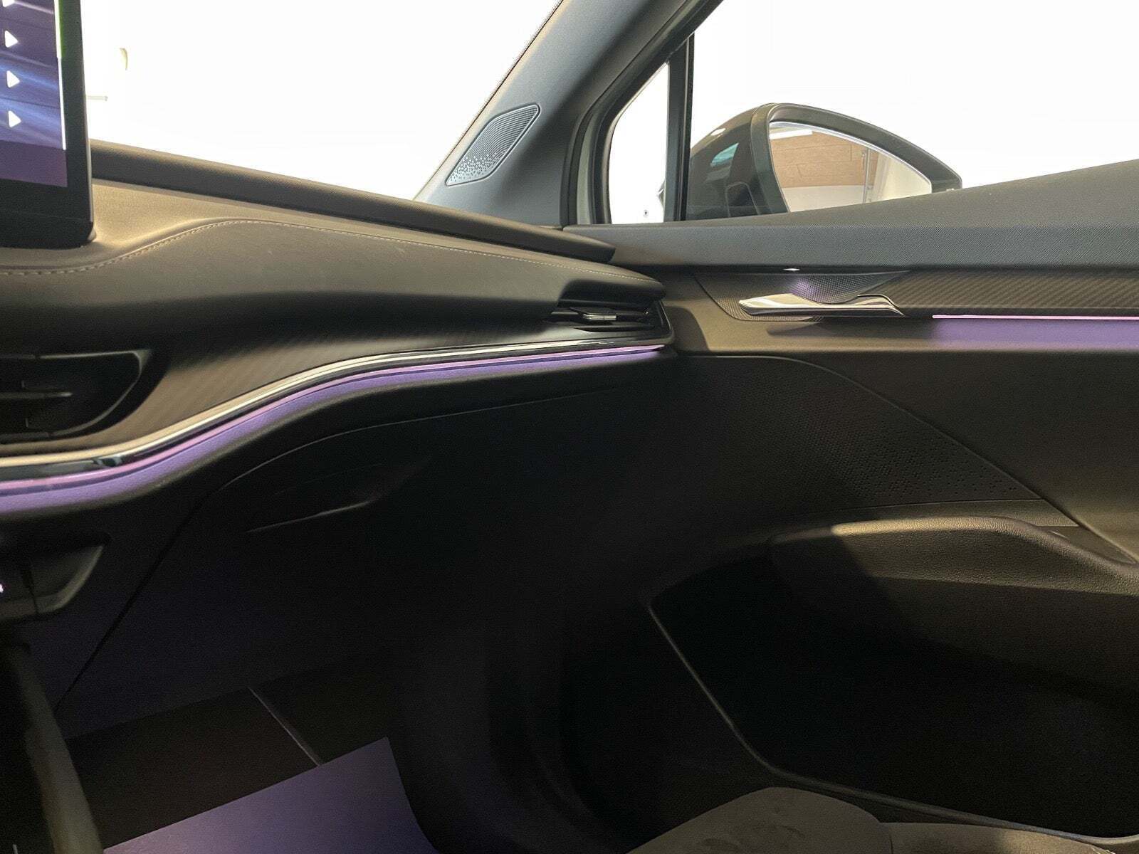 Blå Skoda Enyaq fra 2022