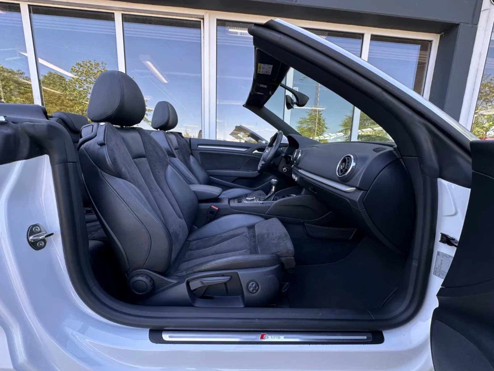 Audi A3 1,6 TDi 110 Ambiente Cabriolet