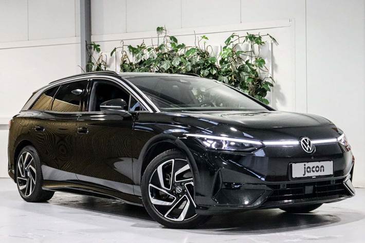 Sort VW ID.7 fra 2025 set udefra