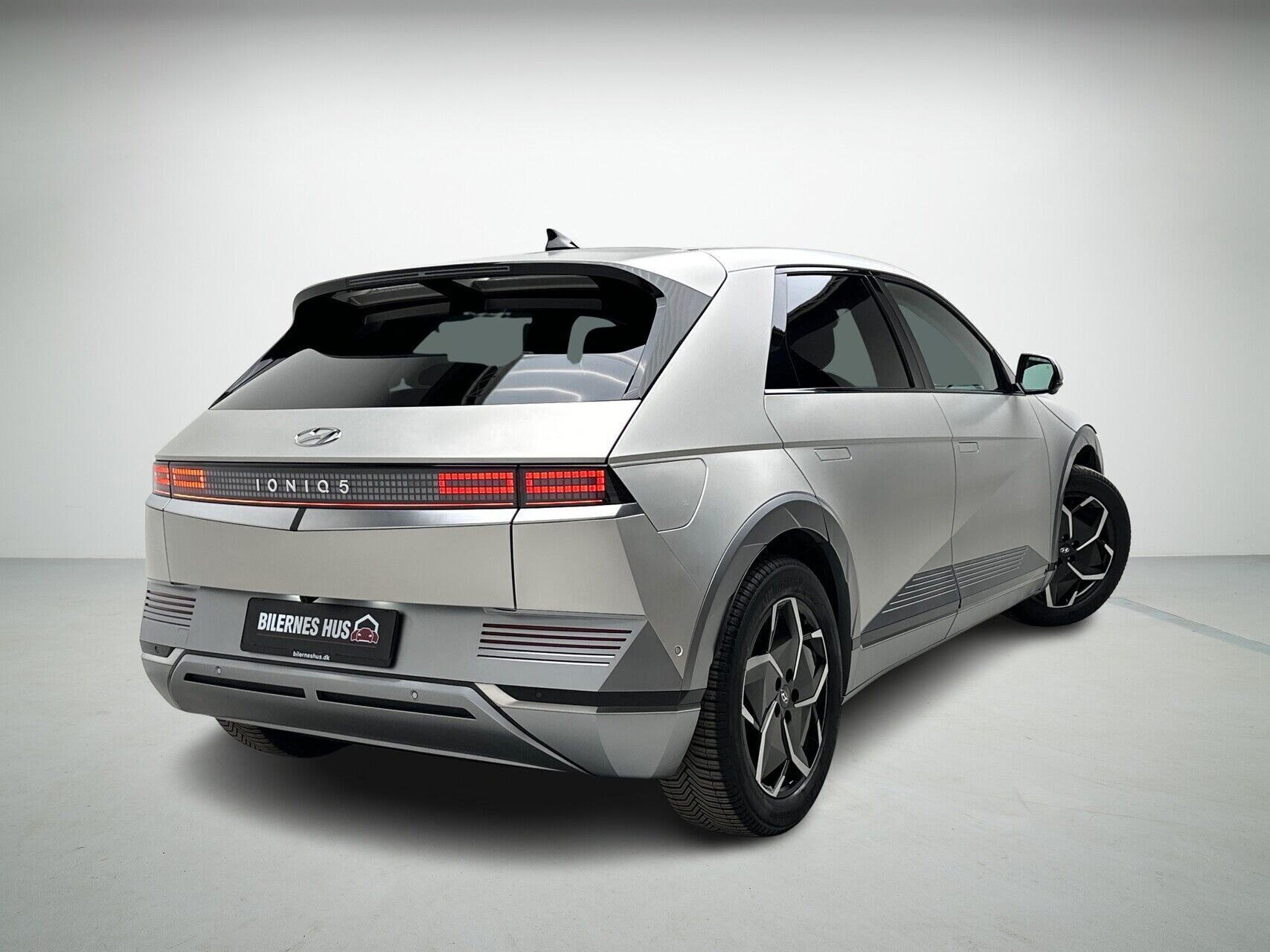 Hyundai Ioniq 5 Electric 72,6 kWh Uniq 218HK 5d Aut.