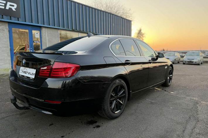 Grøn BMW 520d fra 2010