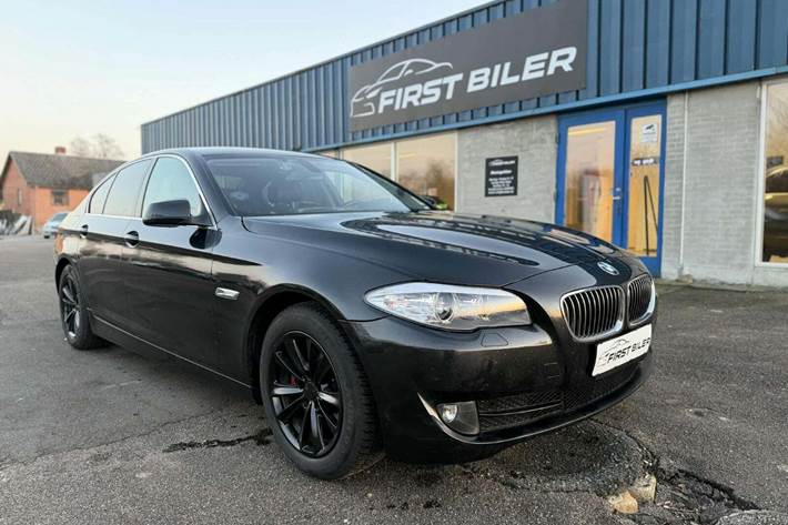Grøn BMW 520d fra 2010